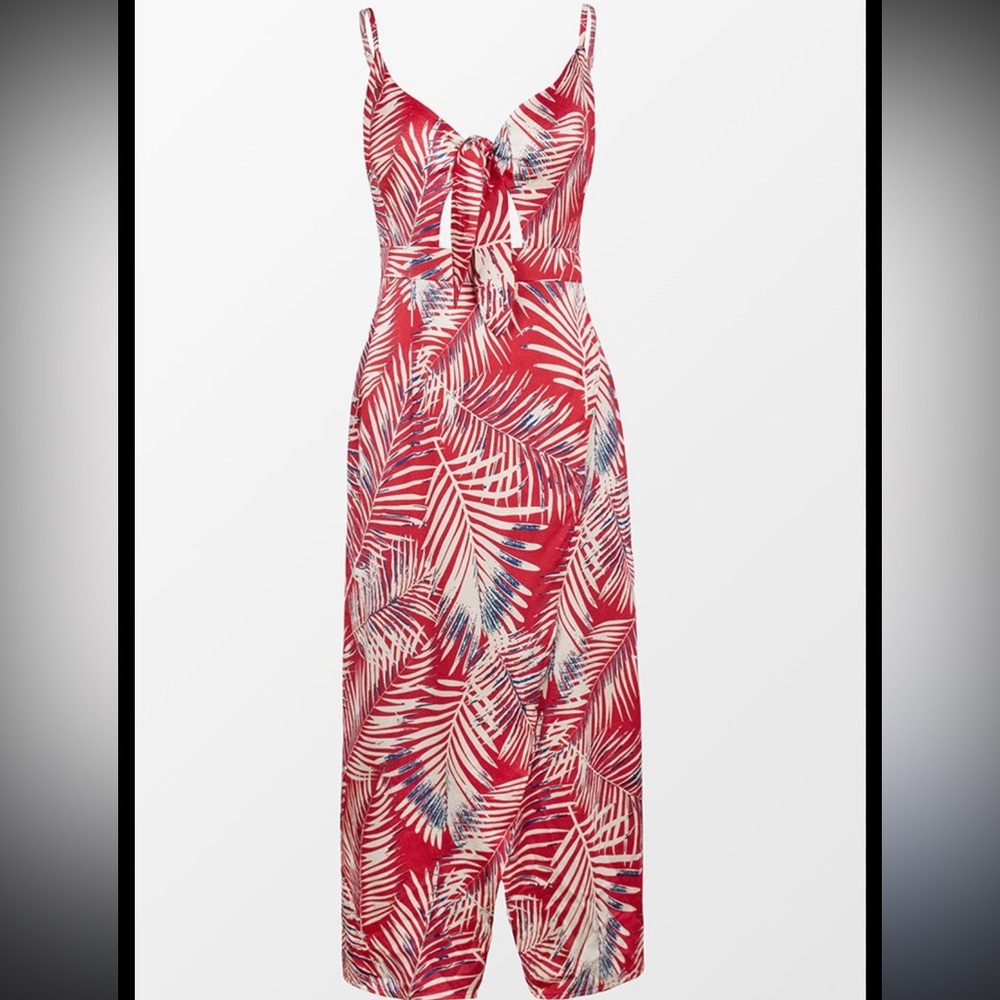 Cupshe Reagan Tropical Knotted Dress in red, white and blue palm leaf print.